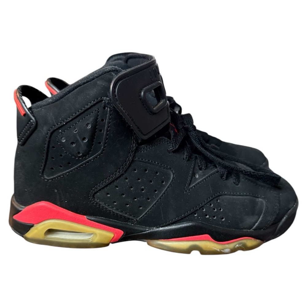 Jordan 6 infrared size 4.5 Y or 6.5 women